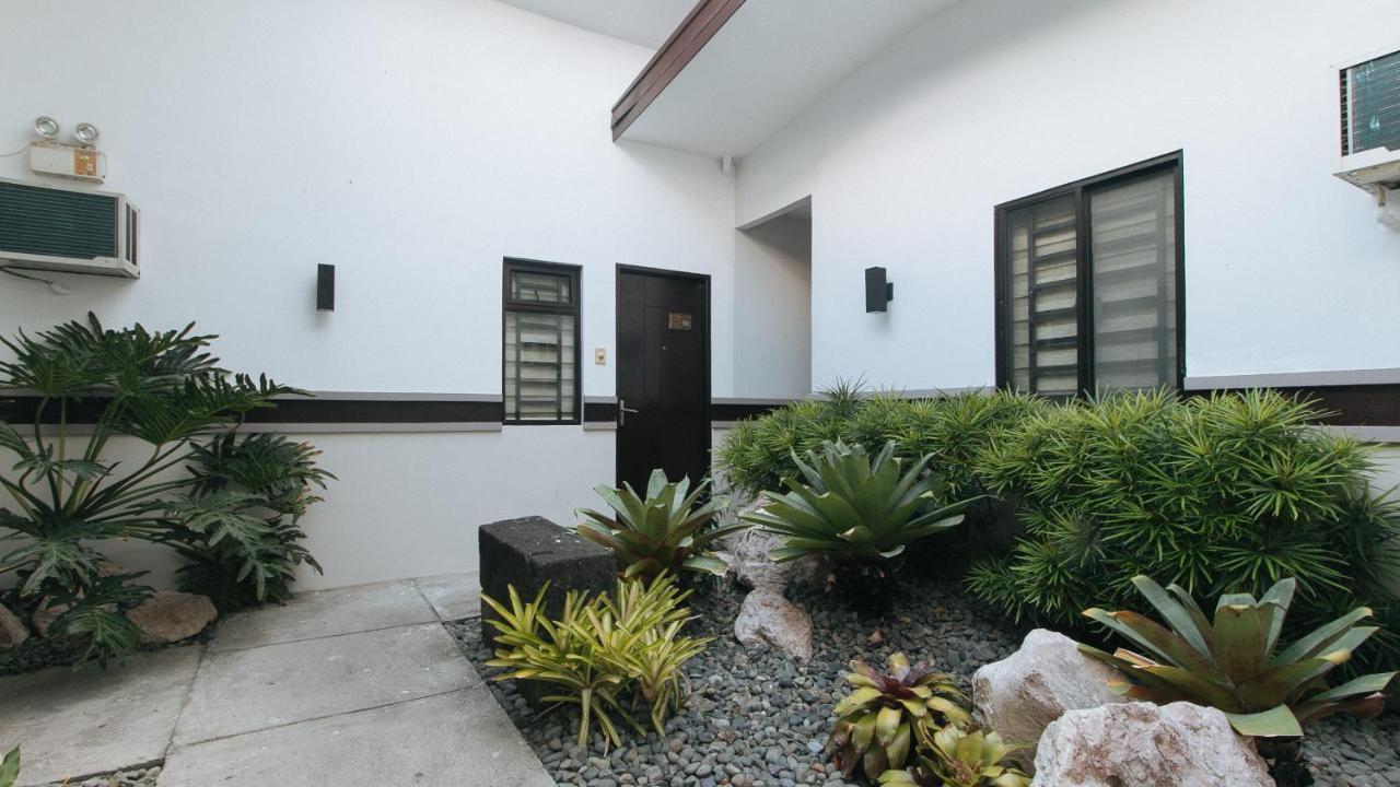 Reddoorz @ Gardenview Hotel Gtower Angeles Bagian luar foto