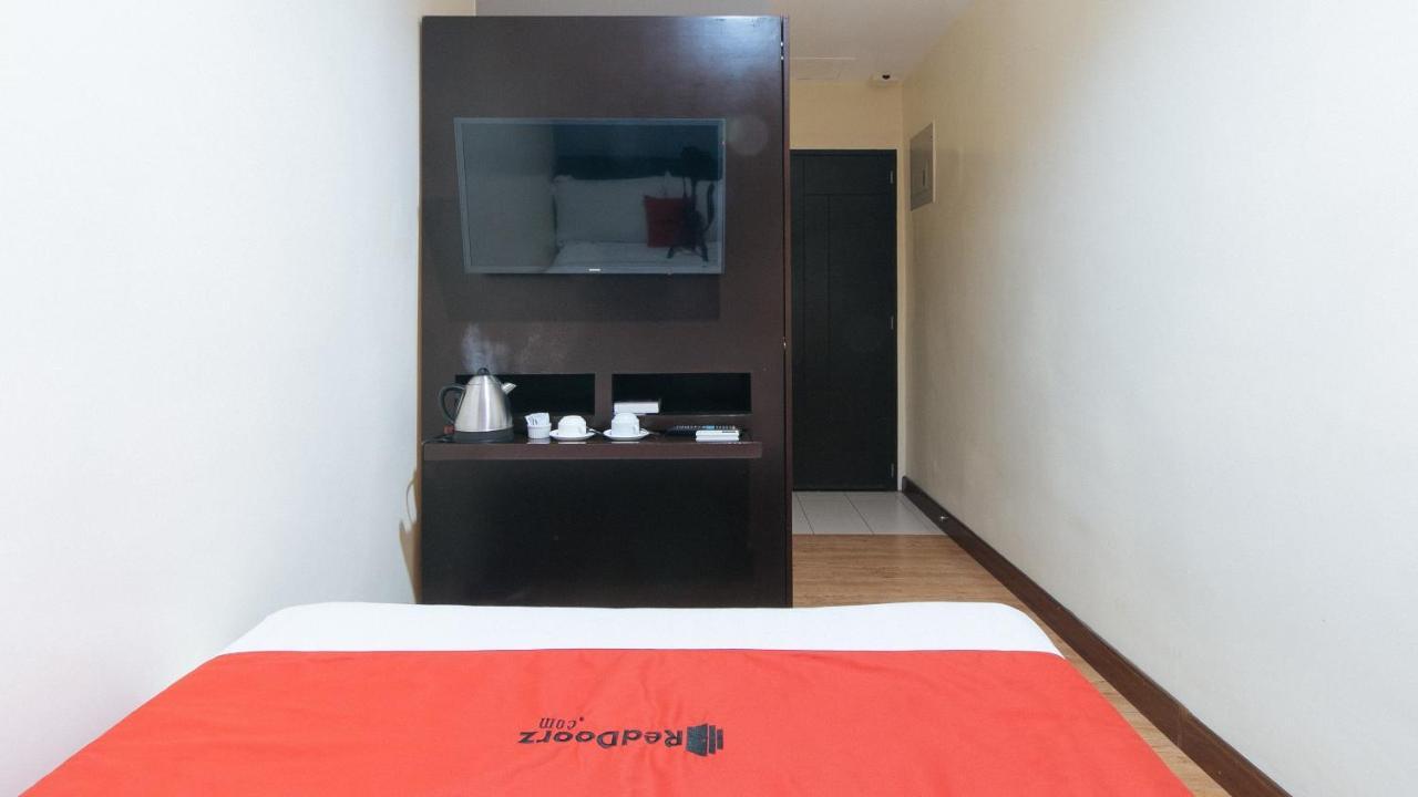 Reddoorz @ Gardenview Hotel Gtower Angeles Bagian luar foto